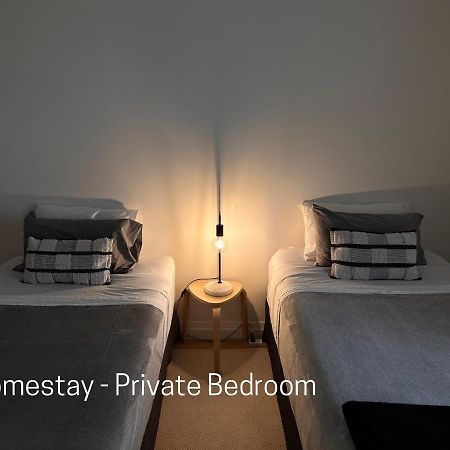 Homestay - Yarra River Boulevard - Private Room Melbourne Exterior photo
