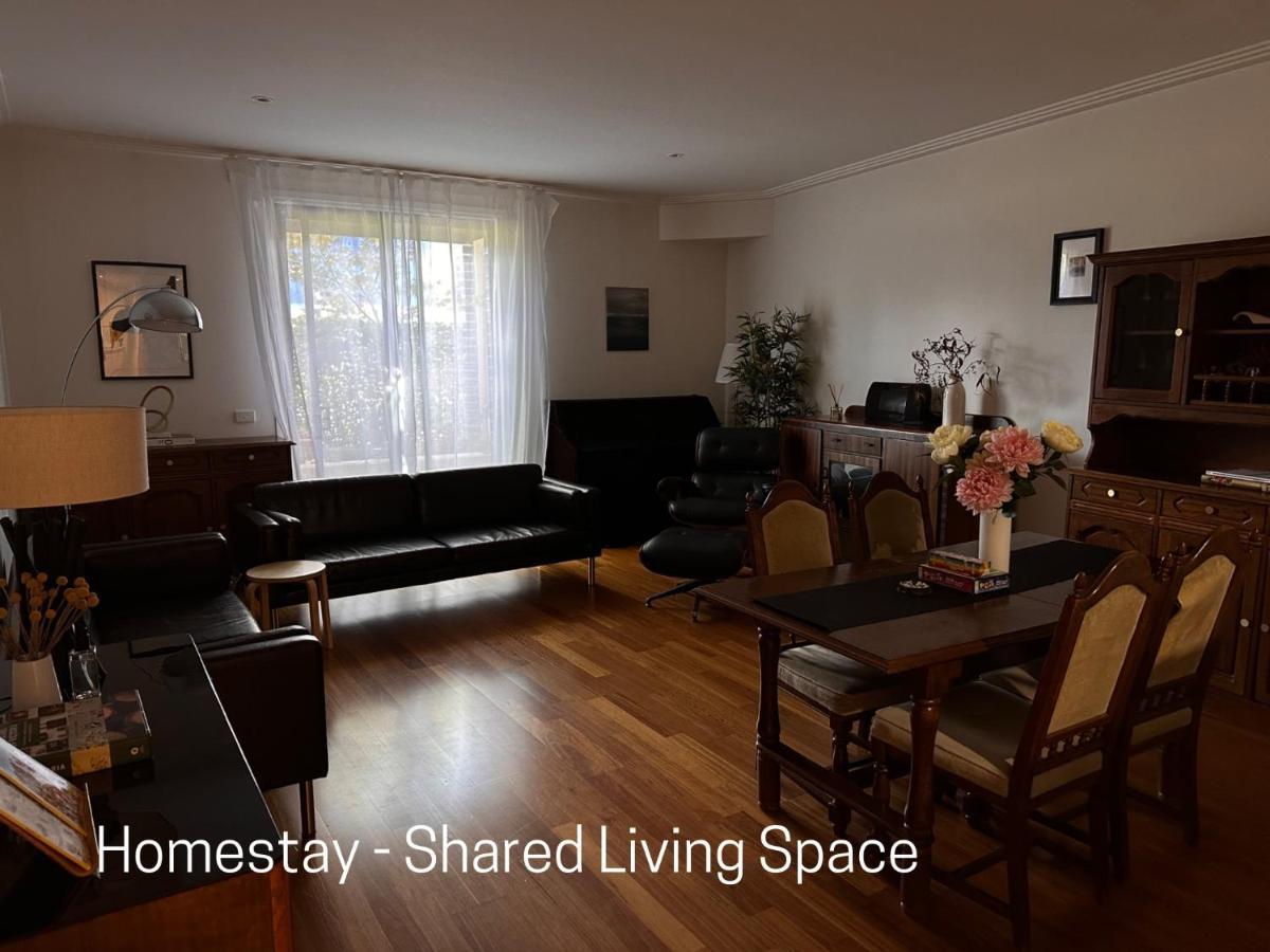 Homestay - Yarra River Boulevard - Private Room Melbourne Exterior photo
