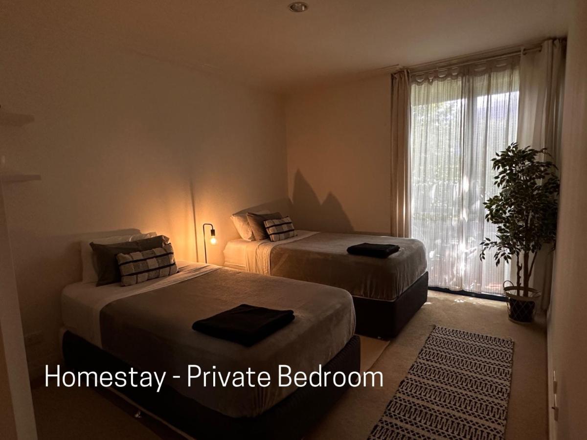 Homestay - Yarra River Boulevard - Private Room Melbourne Exterior photo