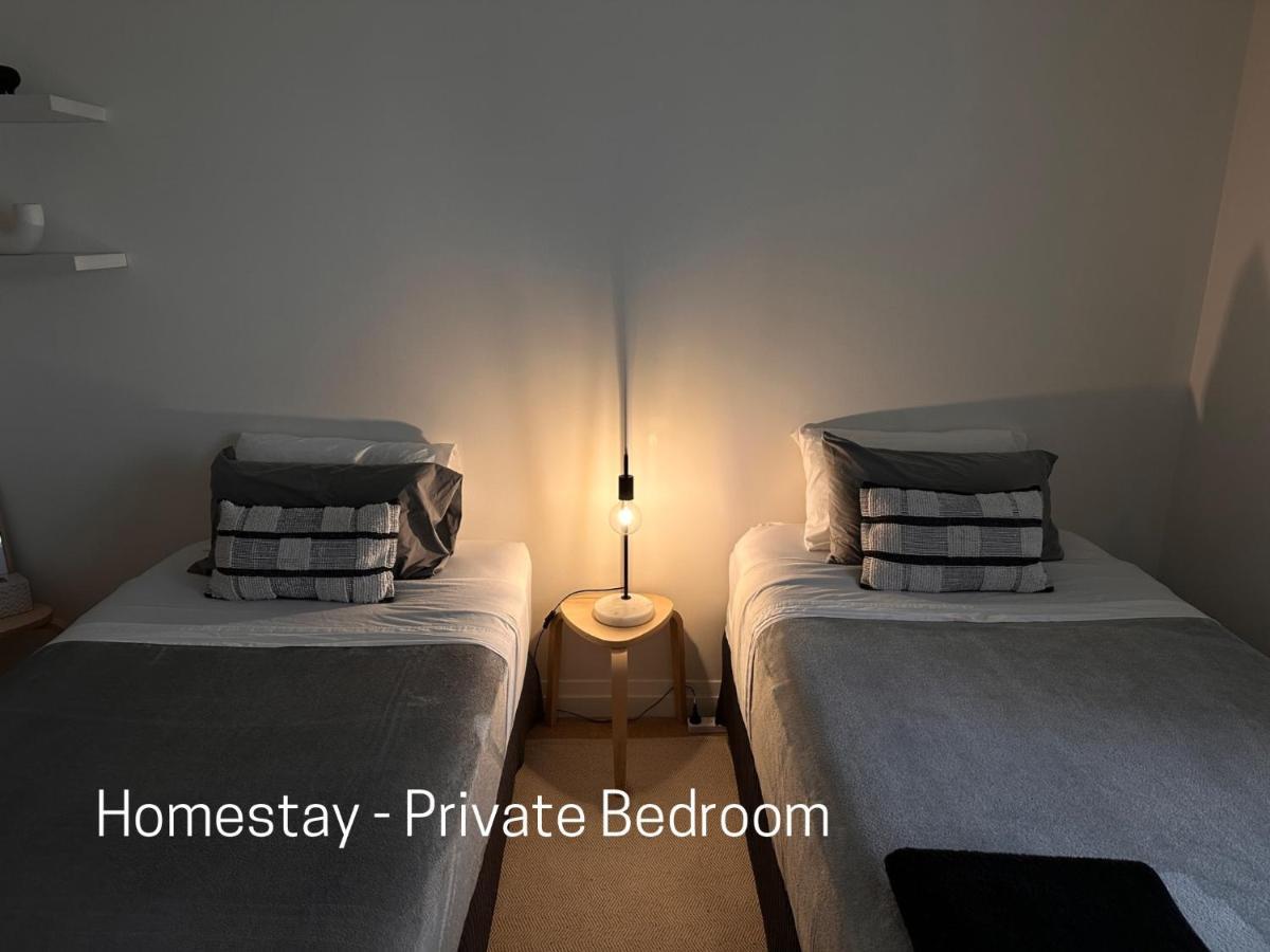 Homestay - Yarra River Boulevard - Private Room Melbourne Exterior photo