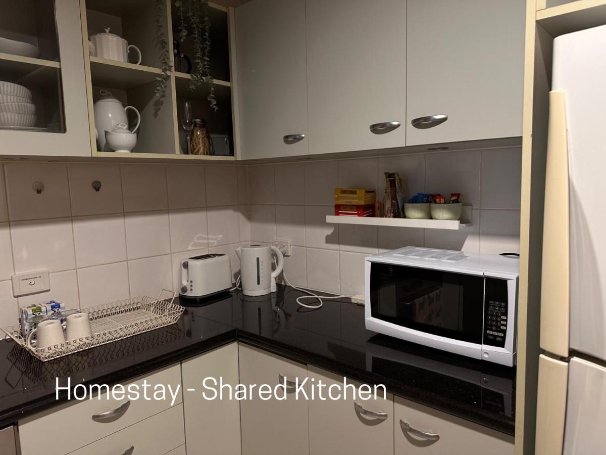 Homestay - Yarra River Boulevard - Private Room Melbourne Exterior photo